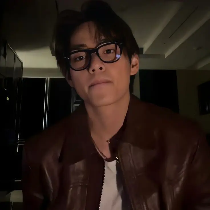 rosa17forover의 Kim taehyung is your cold husband