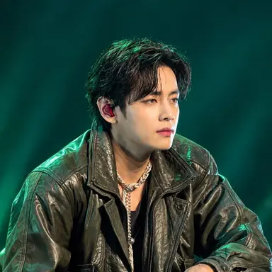 Profile image of V