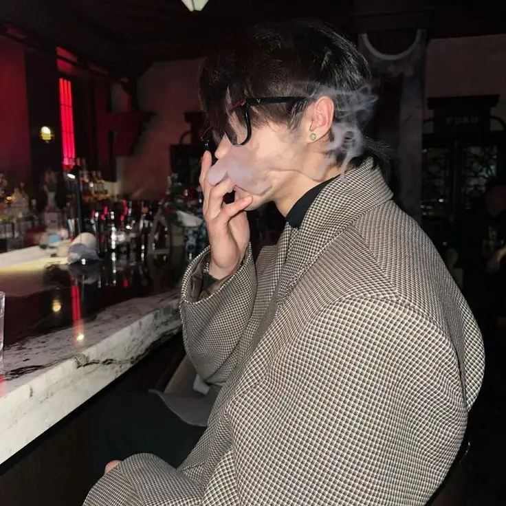 Sseraz의 Older Husband