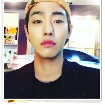 UntidyBurp9137의 안효섭 남자 친구