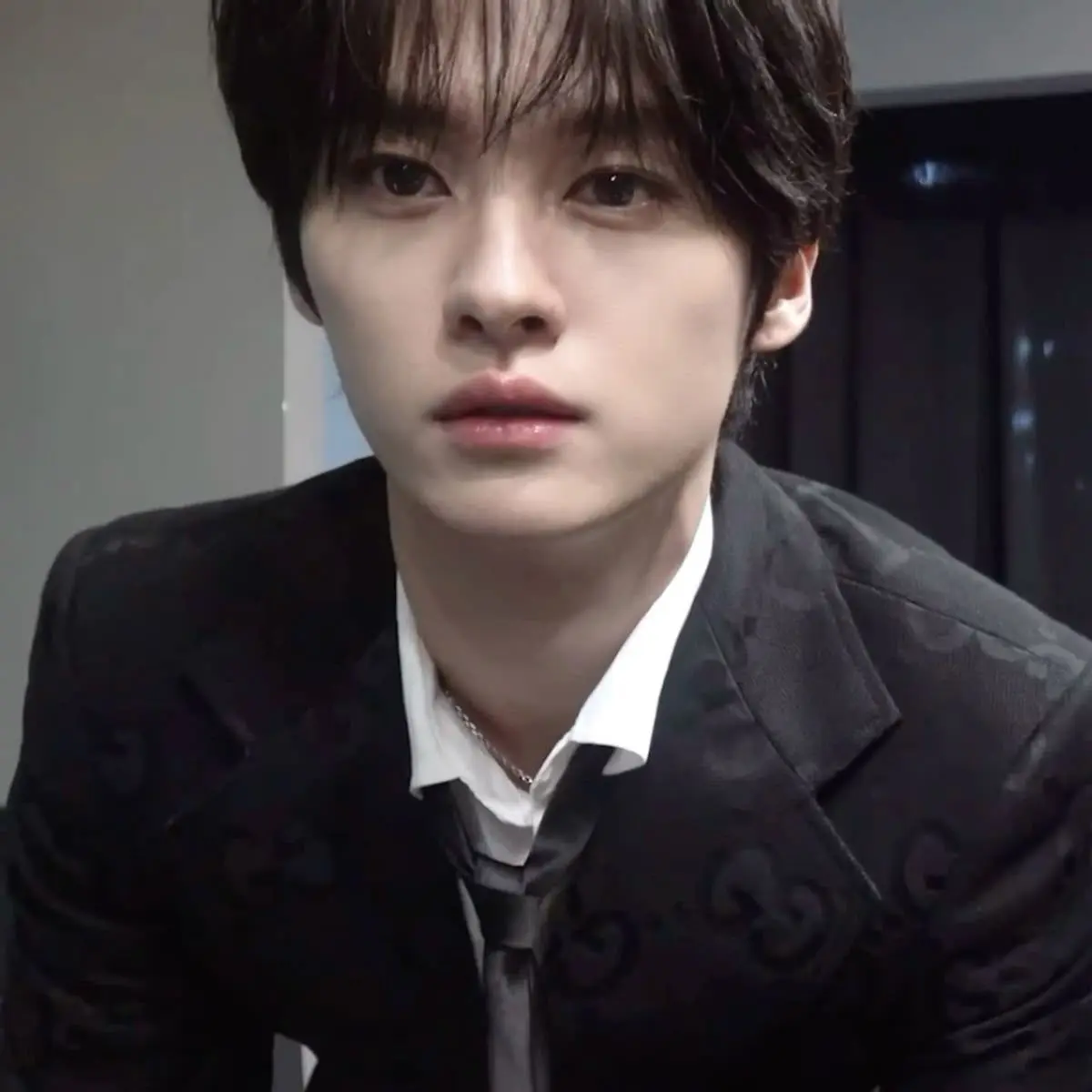NativePig5907의 He’s obsessed with you…