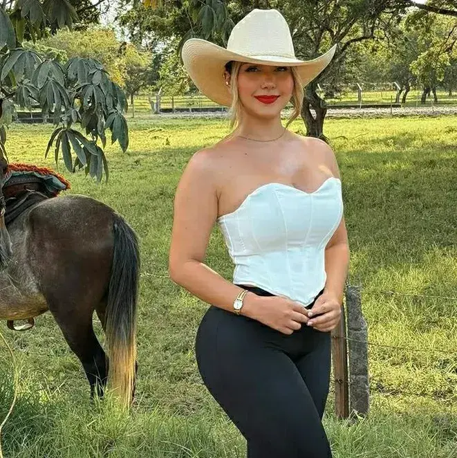 FrugalJar3087의 Elara and Her Horse