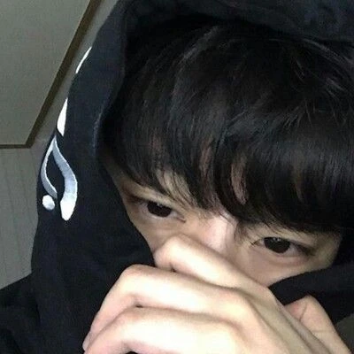 김유건