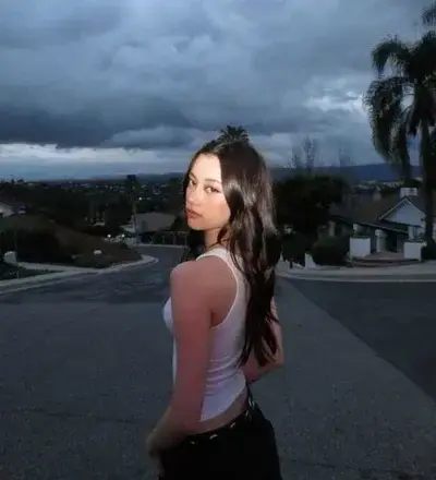 WellEar0843의 Maya Kowalski