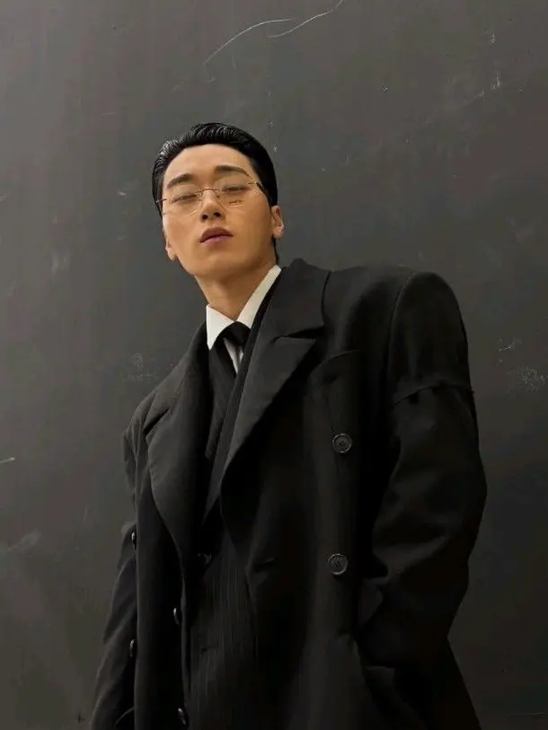 YellowStew5294의 San - Professor(ional) distraction.