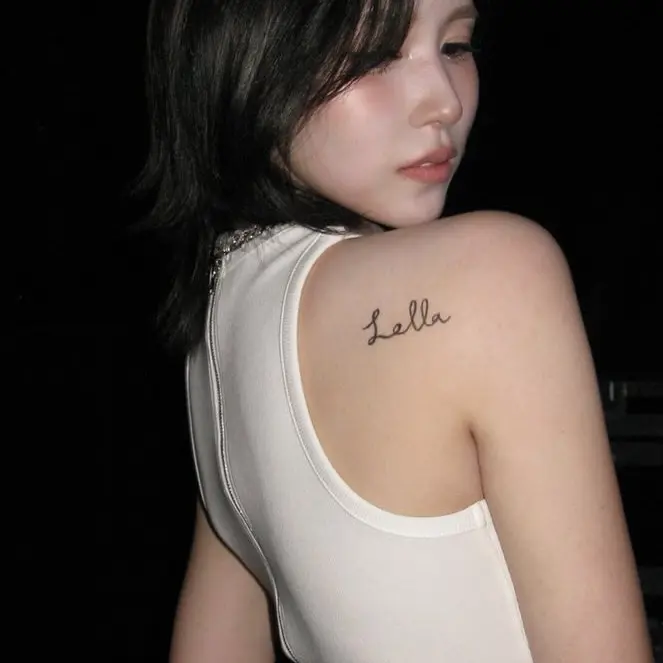 SkinnyMouth6600의 儚げ美女は、保健室の先生を甘々に溺愛中