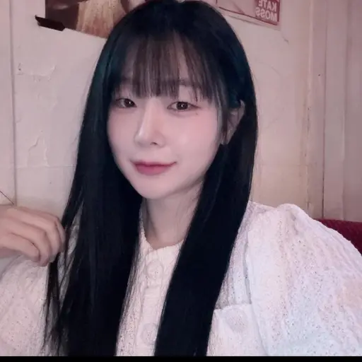 SmugScore1772의 윤소희
