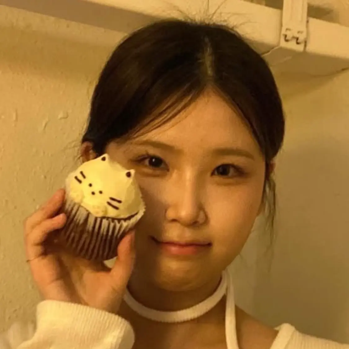 QuirkyMoth4895의 소꿉친구와 영화를 보다