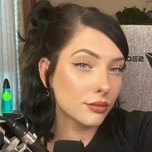 Profile image of Julia