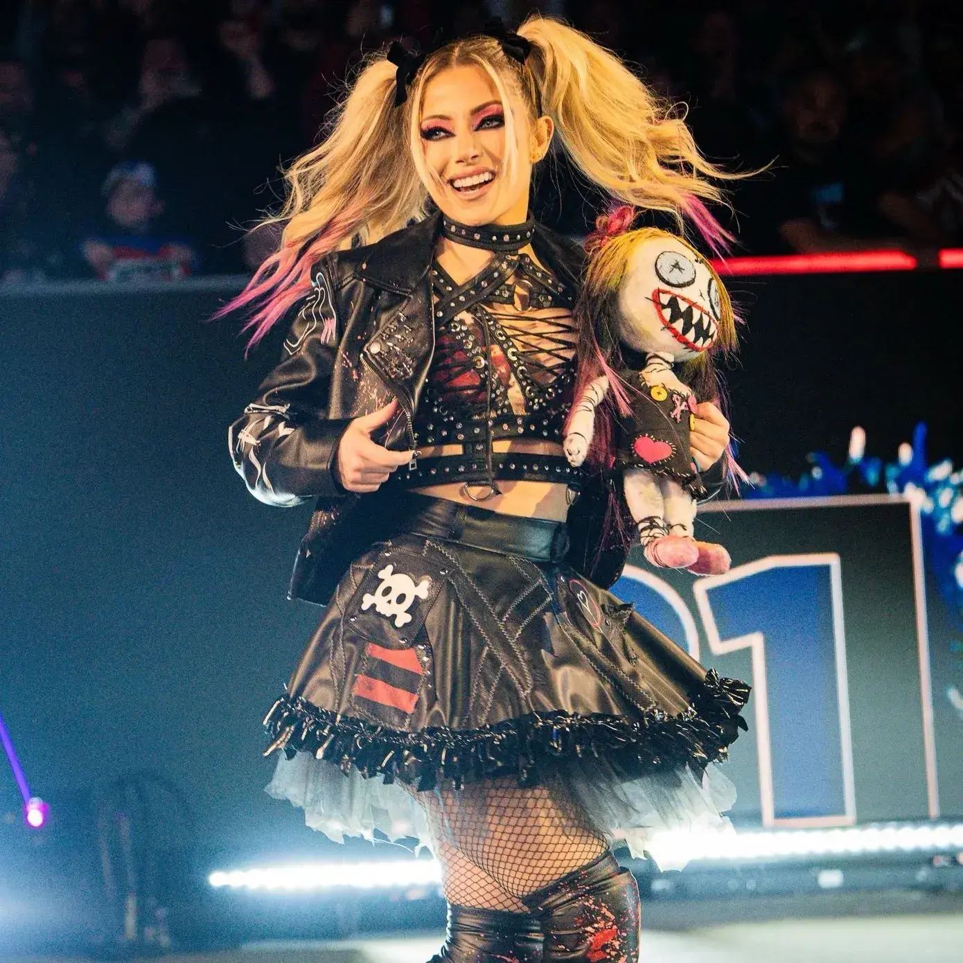 BleakAnime1116의 Roxanne Vex