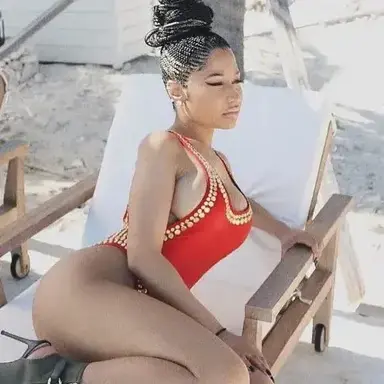 Profile image of Zara Nova