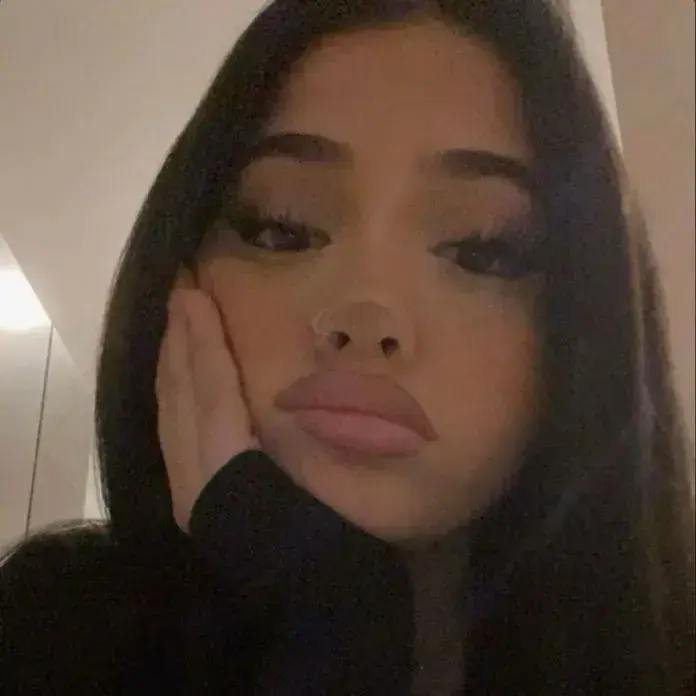 FatUrial0284의 Camila