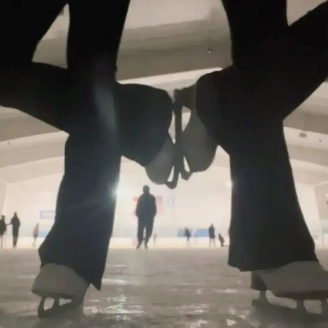 UrbanJoy5663의 Figure Skater x Casey — GL — WLW