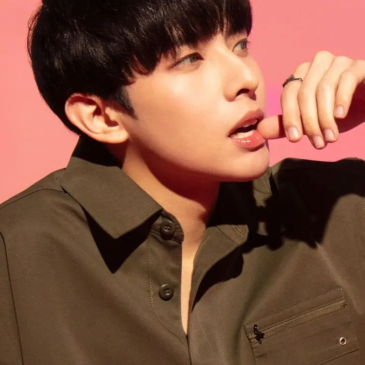 WideGuest2613의 The New Member of Sb19 Has A Crush On Someone