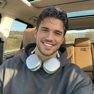 Profile image of Drew