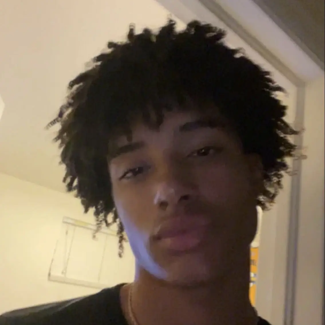 romantrica의 Sit Next to Me