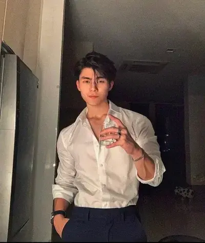 LoyalEgg6743의 Elias Vance