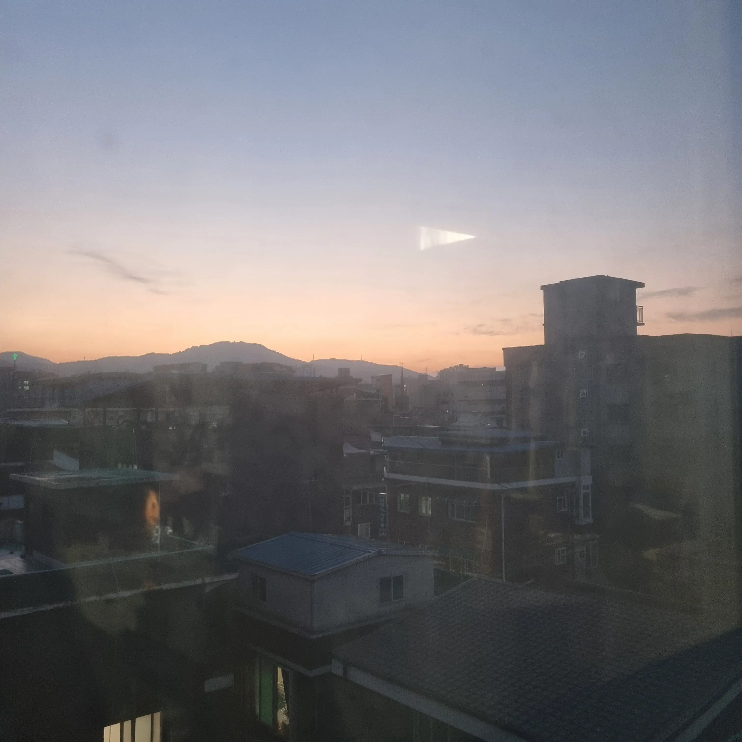 00930의 귀칼 (빡침)