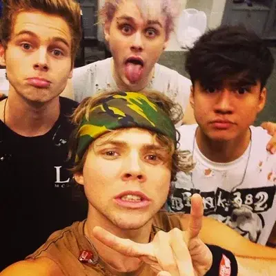 SlimImage4634의 5sos Groupchat