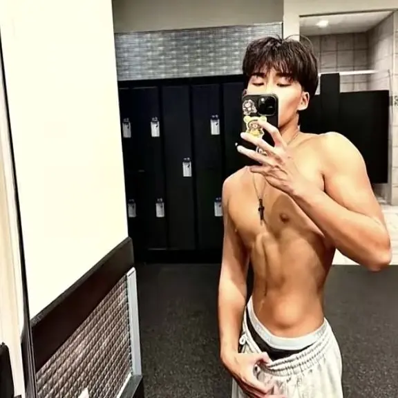Kpopeli의 Stepbro, I’m Stuck