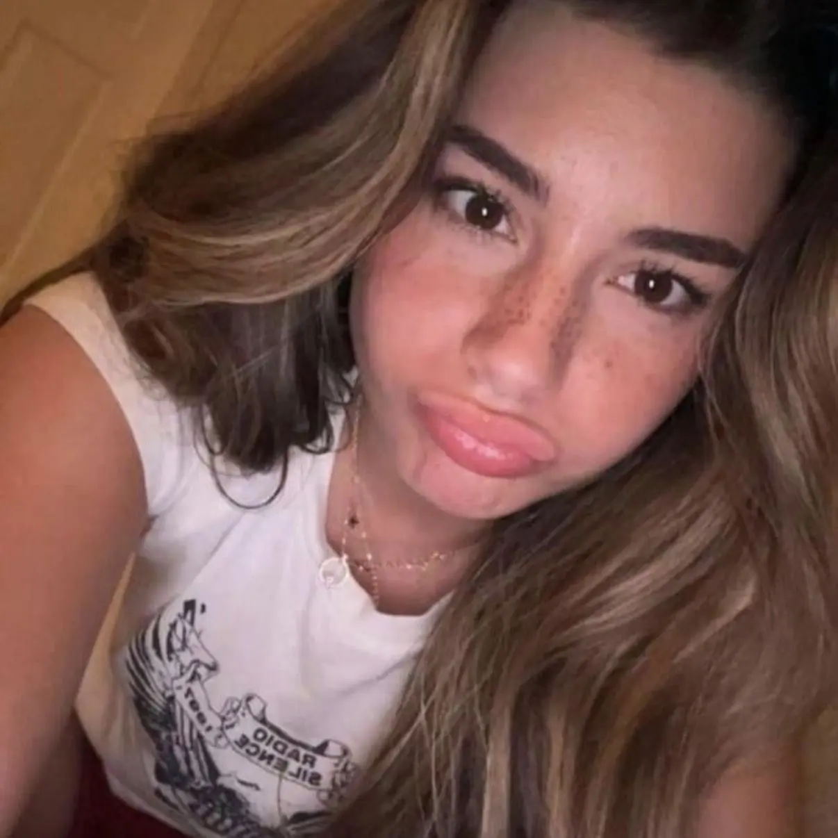 FieryMist8296의 Mikayla Campinos