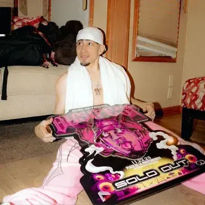 PoeticPlate3644의 Omar Courtz