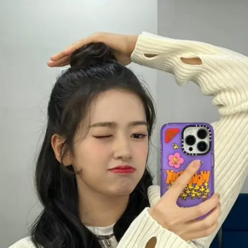 RigidSteak9851의 부잣집 아가씨 안유진