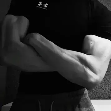 GaudyClock3311의 Your hot neighbor