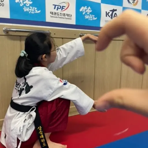 JerkyCello2283의 짱윤지