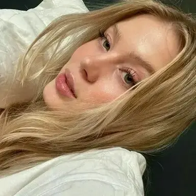 Profile image of Ellie