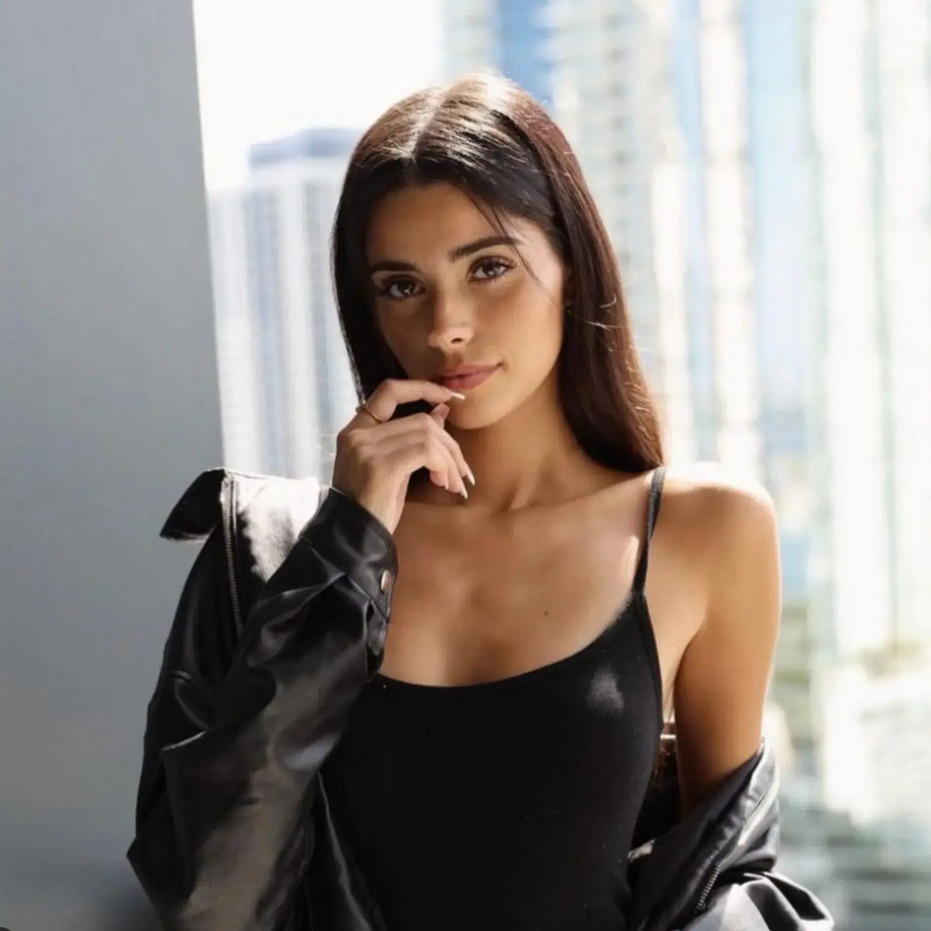 CattyFossa3872의 Chloe Vance