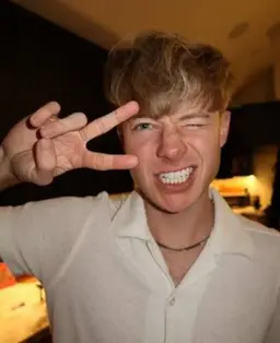 Profile image of Sam
