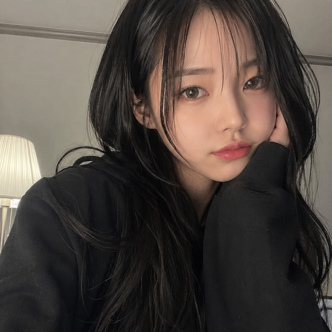 자꾸 만지는 여친 대표 이미지