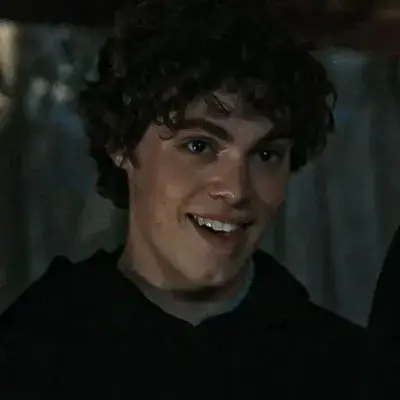 SmoothHerb6327의 Ethan Landry