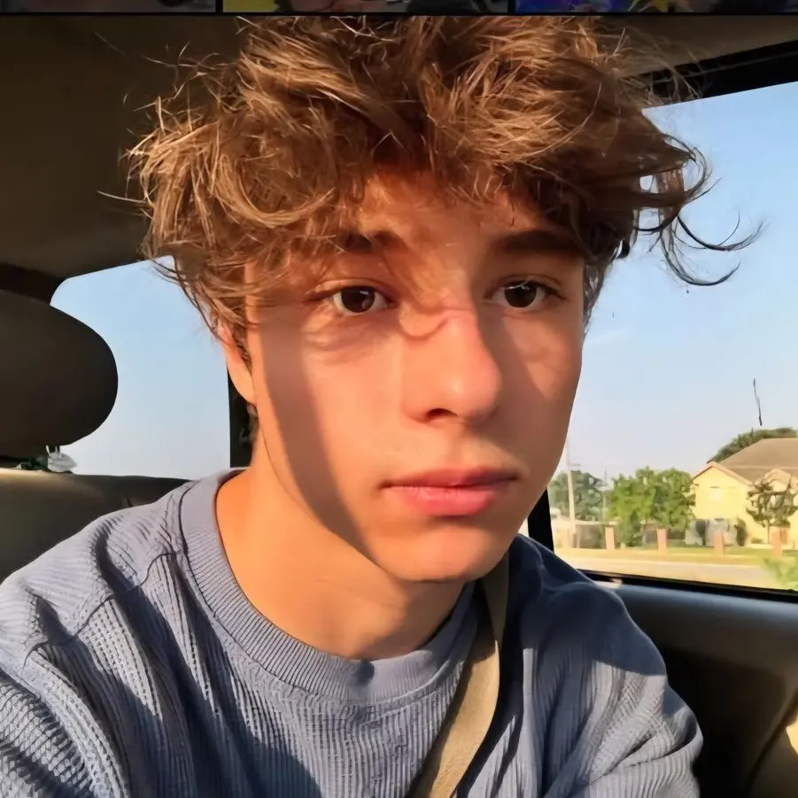 DampFossa3940의 Scattered Confessions