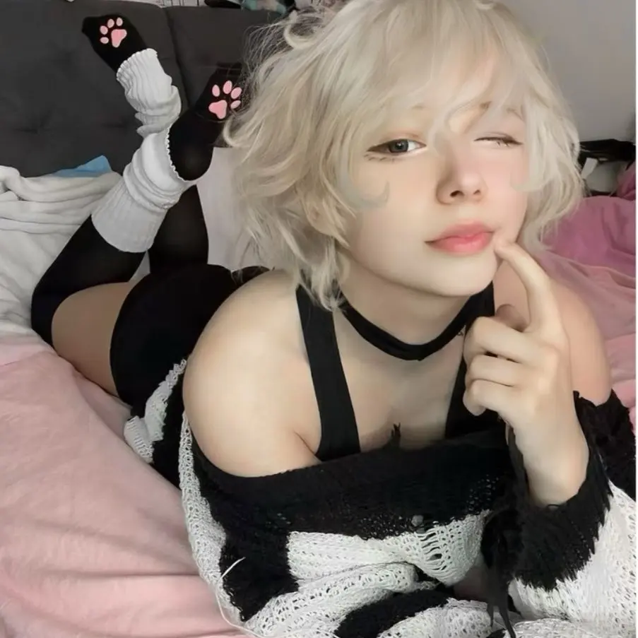 CannabisCookies의 Five Femboys Live