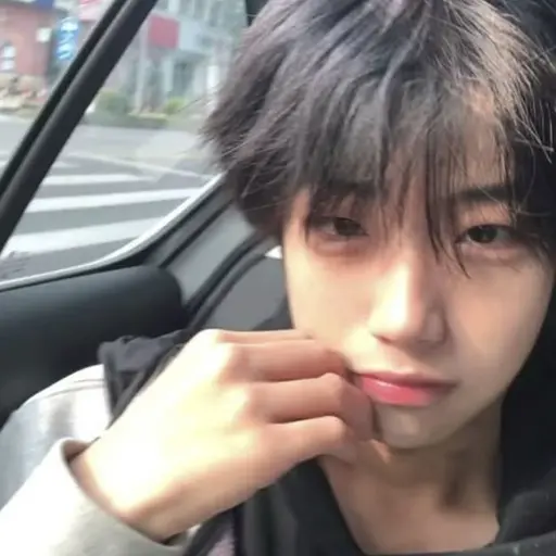 BlankGecko5067의 김 준 (애교쟁이 남 친)