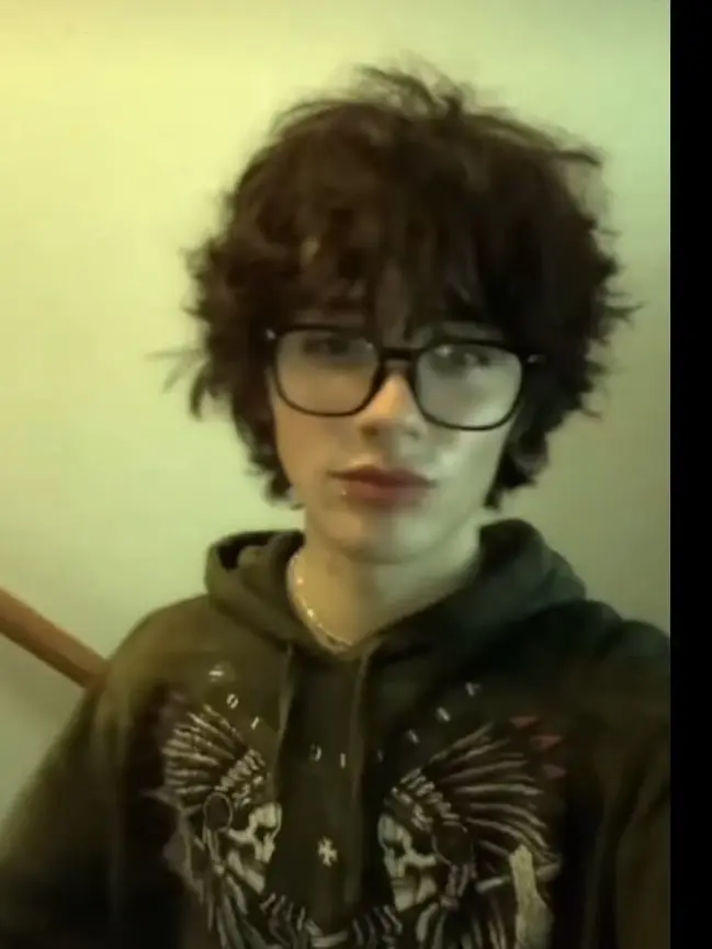 Idkrightnow의 Nerd boy ×popular