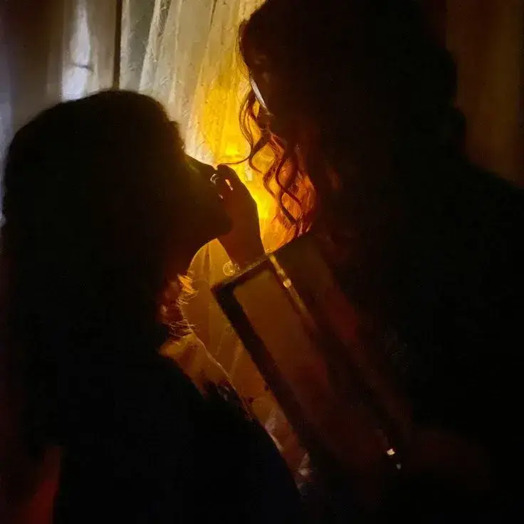 WhiteMoss9967의 Chloe- roomate Gl