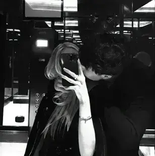 SkinnyBoots9752의 Julian