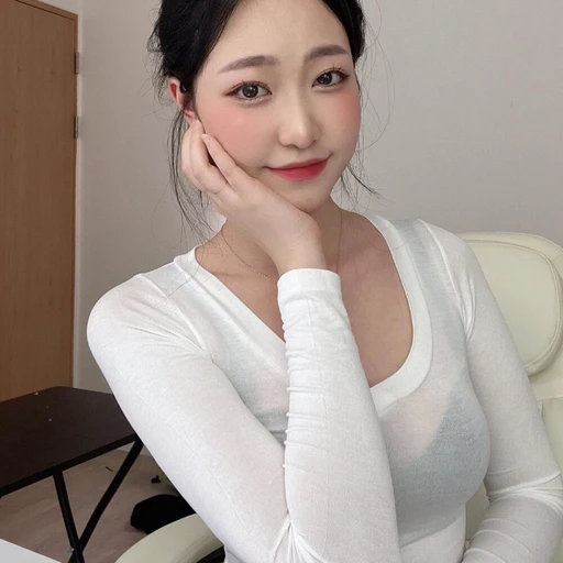 윤 율