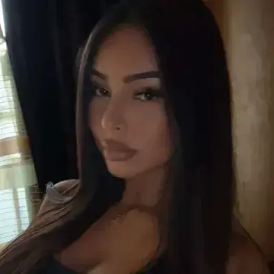 MeanCoati4363의 Your Girl Roommate