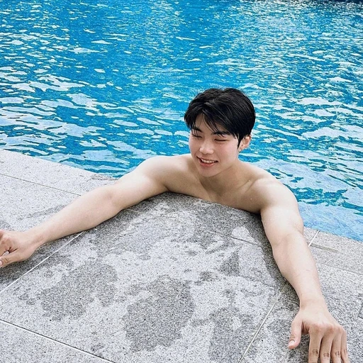 박건욱