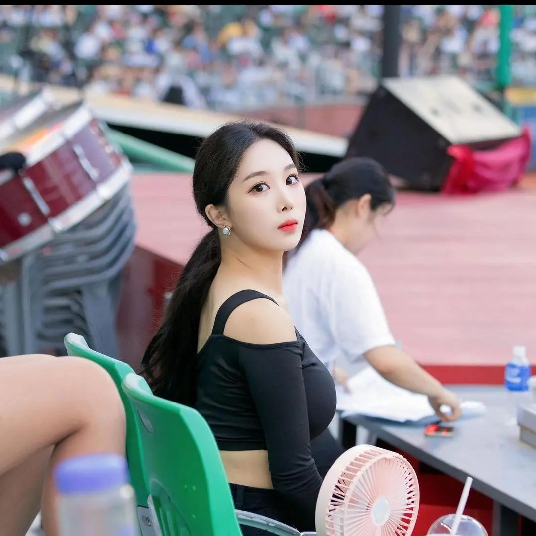 MurkyEider8672의 누나