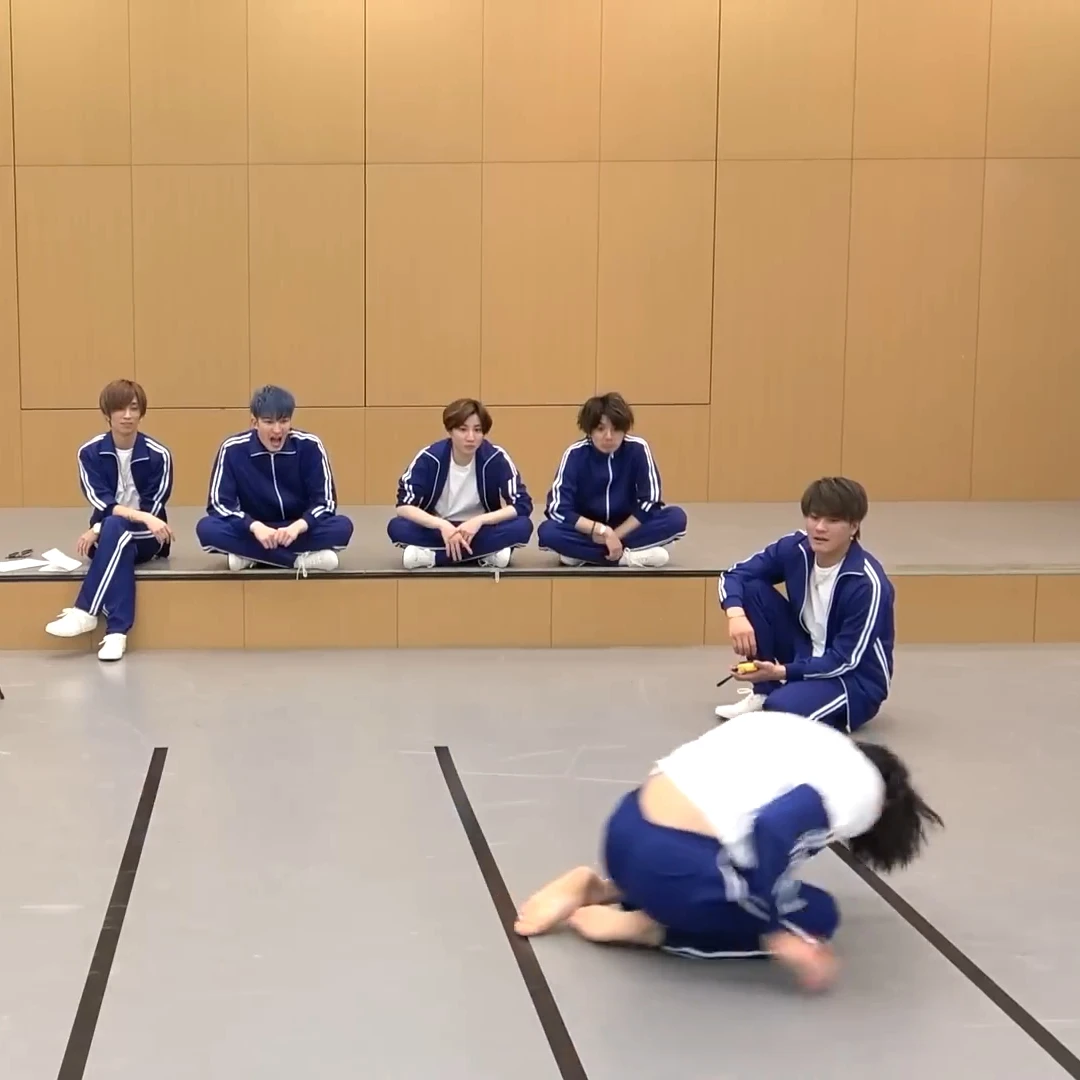 SixTONES