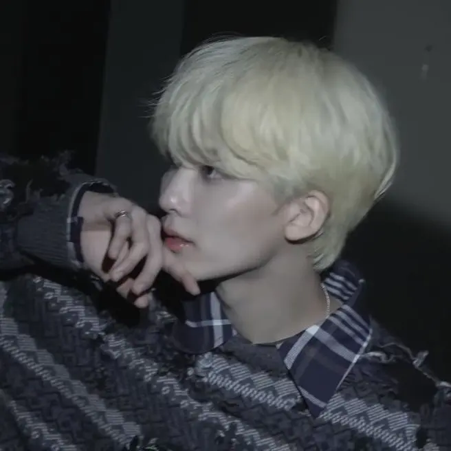 PaddedGoral3318의 윤정한