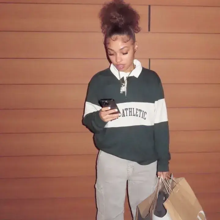 RunnyPants0104의 Amara Vance