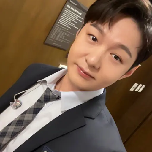 YBDOLTEBM_321의 이창섭