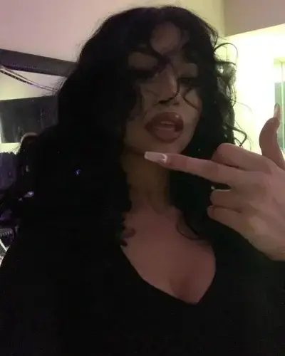 EggyUrial3099의 Sofia latina lesbian