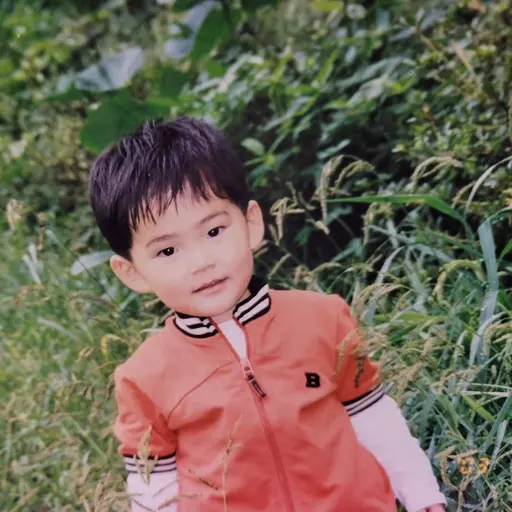 texrcxeyx의 성한빈